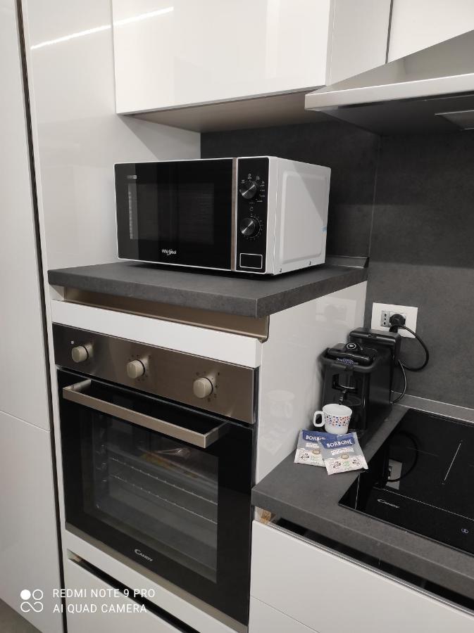 Pama Mar Apartment อิมเปรีอา ภายนอก รูปภาพ