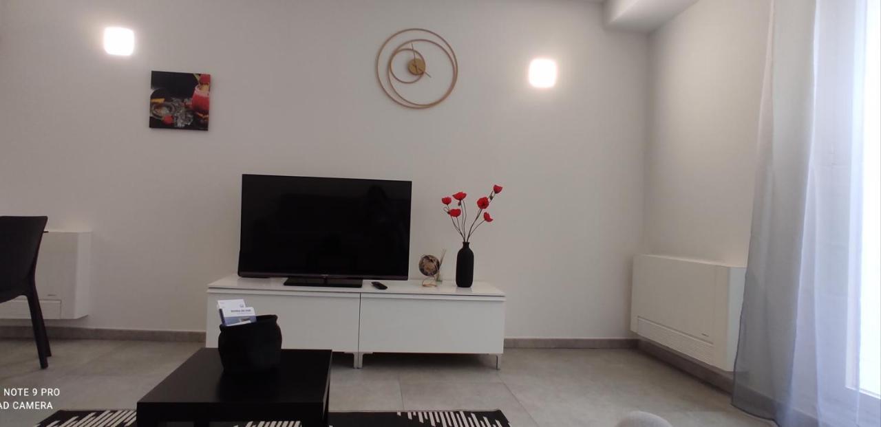 Pama Mar Apartment อิมเปรีอา ภายนอก รูปภาพ