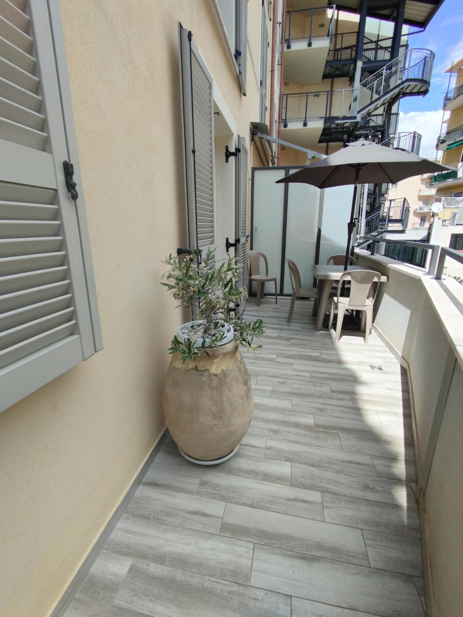 Pama Mar Apartment อิมเปรีอา ภายนอก รูปภาพ